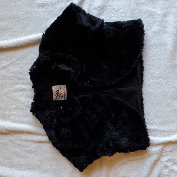 Black sparkly shrug w/sequins in Jr Size 16 by Justice in EUC - Picture 1 of 4